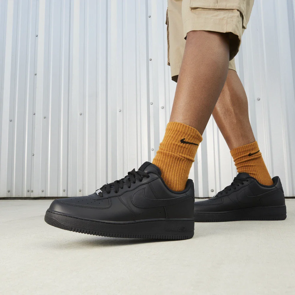 Nike Air Force 1 '07 Black - Image 5